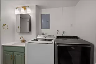 6751 S 2300 E, Cottonwood Heights, UT 84121 - Photo 20