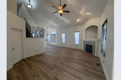 318 E Nechatel Dr, Draper, UT 84020 - Photo 2