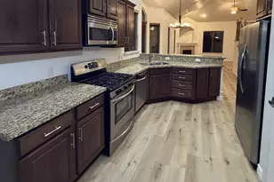 318 E Nechatel Dr, Draper, UT 84020 - Photo 4