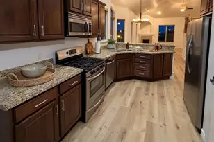 318 E Nechatel Dr, Draper, UT 84020 - Photo 4