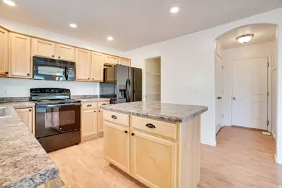 304 N Waterside Dr, Heber City, UT 84032 - Photo 8