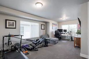 811 S Cowans Ct, Clearfield, UT 84015 - Photo 16