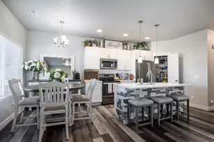 811 S Cowans Ct, Clearfield, UT 84015 - Photo 6