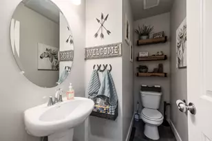 811 S Cowans Ct, Clearfield, UT 84015 - Photo 10