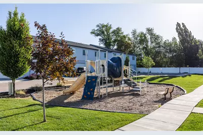 811 S Cowans Ct #16, Clearfield, UT 84015 - Photo 28