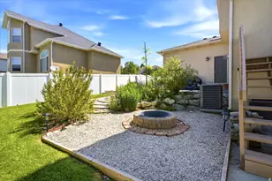 11566 S Sunburn Ln E, Sandy, UT 84094 - Photo 32