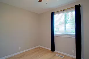 217 E Peach Tree Dr N, Centerville, UT 84014 - Photo 18