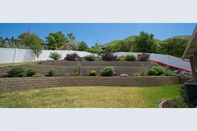 217 E Peach Tree Dr N, Centerville, UT 84014 - Photo 36