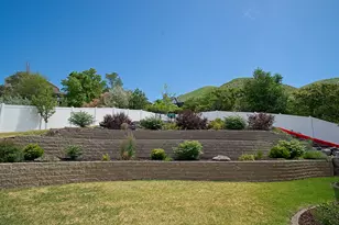217 E Peach Tree Dr N, Centerville, UT 84014 - Photo 36
