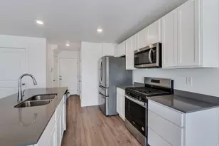 992 W Broadleaf Dr, Santaquin, UT 84655 - Photo 4