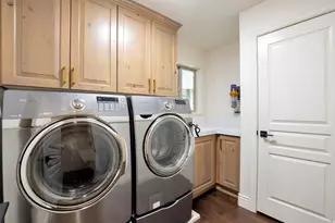 577 S Ridge Top Ln E, North Salt Lake, UT 84054 - Photo 22