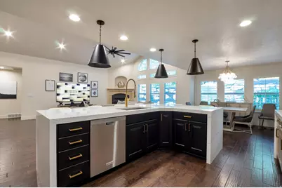 577 S Ridge Top Ln E, North Salt Lake, UT 84054 - Photo 8