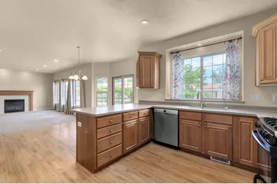 760 E Hidden Manor Cir, Lehi, UT 84043 - Photo 10