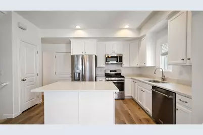 2699 N 900 W, Lehi, UT 84043 - Photo 10