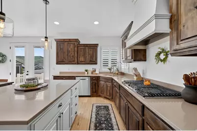 13742 S Bronco Hills Cir, Herriman, UT 84096 - Photo 10