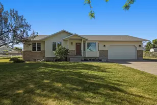 1055 W 325 N, Hyrum, UT 84319 - Photo 1