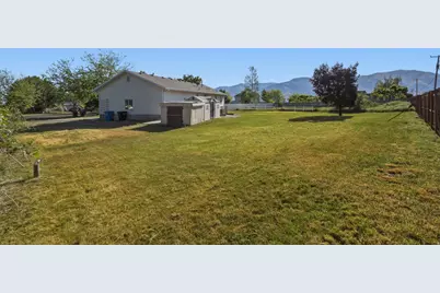 1055 W 325 N, Hyrum, UT 84319 - Photo 34