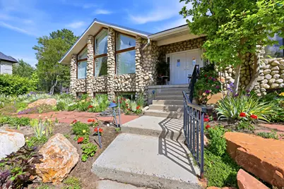 7379 S Silver King Cir, Cottonwood Heights, UT 84121 - Photo 16