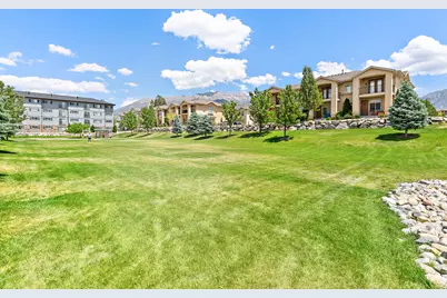 1079 W 965 N #402, Orem, UT 84057 - Photo 14