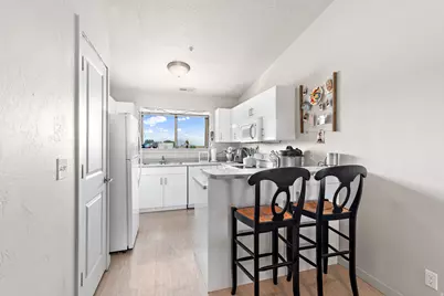 1079 W 965 N #402, Orem, UT 84057 - Photo 6