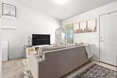 1079 W 965 N #402, Orem, UT 84057 - Photo 4