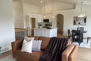 4105 E Comanche St, Eagle Mountain, UT 84005 - Photo 8