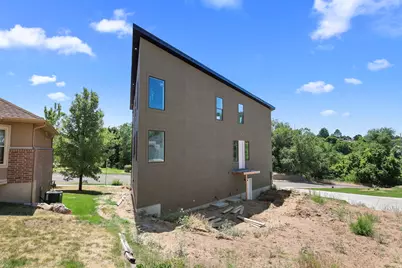 708 E Edgewood Dr., South Ogden, UT 84403 - Photo 2