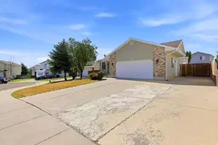 5463 W Starflower Way, West Jordan, UT 84081 - Photo 2