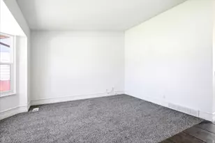 6911 S Coneflower Ct W, West Jordan, UT 84084 - Photo 6
