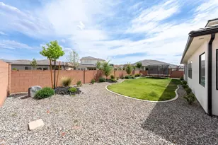 739 S Middle Dr, Washington, UT 84780 - Photo 48
