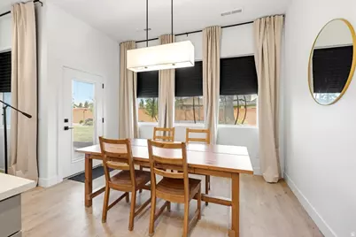739 S Middle Dr, Washington, UT 84780 - Photo 16