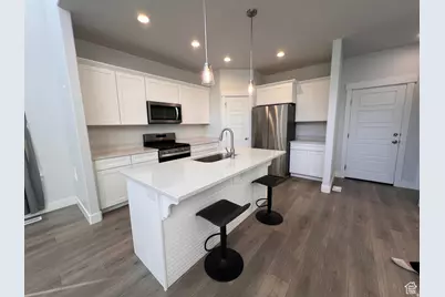 2047 N 3830 W, Lehi, UT 84048 - Photo 4