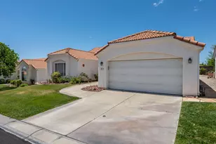 39 N Valley View Dr, Saint George, UT 84770 - Photo 2