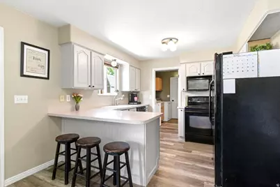 1016 N 525 W, Clinton, UT 84015 - Photo 10