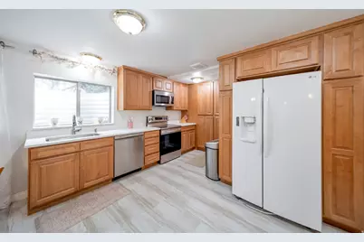 1806 E 9800 S, Sandy, UT 84092 - Photo 26