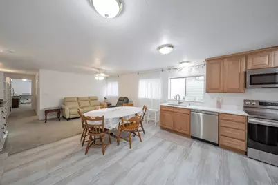 1806 E 9800 S, Sandy, UT 84092 - Photo 28