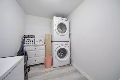 1806 E 9800 S, Sandy, UT 84092 - Photo 34