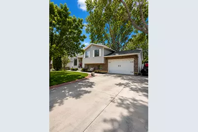 636 S 1850 W, Vernal, UT 84078 - Photo 2