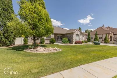 2327 Bluff Ridge Dr, Syracuse, UT 84075 - Photo 2