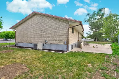1228 N Gilbert Cir, Orem, UT 84057 - Photo 38