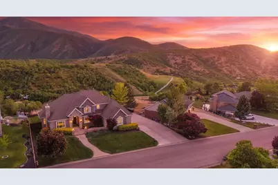 209 W High Sierra Dr, Elk Ridge, UT 84651 - Photo 2