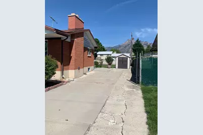 5135 S 1000 E, Murray, UT 84117 - Photo 2