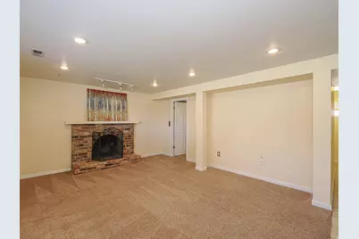 2648 E Eastmanor Dr, Cottonwood Heights, UT 84121 - Photo 24