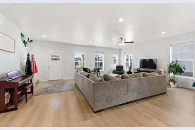 1038 S Old Towne Rd, Layton, UT 84041 - Photo 10