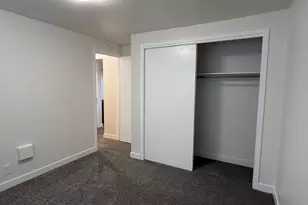 895 E Arrowhead Ln, Murray, UT 84107 - Photo 8