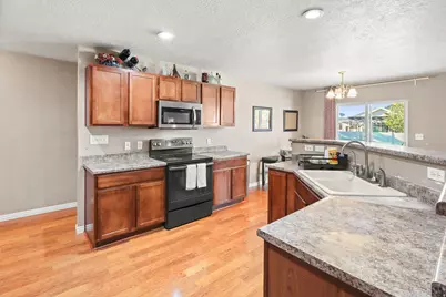 1101 E Searle Ln N, Eagle Mountain, UT 84005 - Photo 14