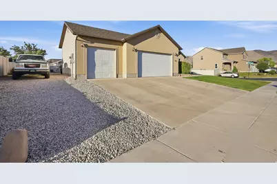 1101 E Searle Ln N, Eagle Mountain, UT 84005 - Photo 2