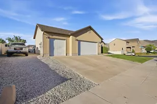 1101 E Searle Ln N, Eagle Mountain, UT 84005 - Photo 2