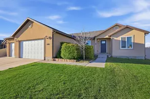 1101 E Searle Ln N, Eagle Mountain, UT 84005 - Photo 4