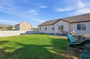 1101 E Searle Ln N, Eagle Mountain, UT 84005 - Photo 48